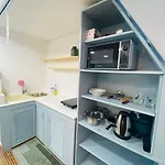 Cozy Duplex In The Heart Of Hcmc