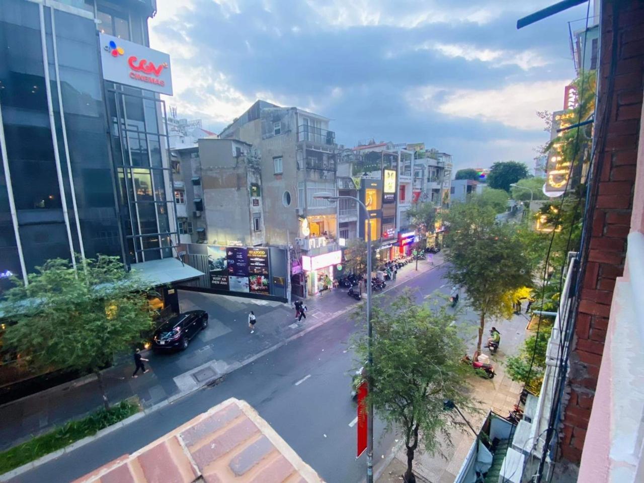 Căn hộ Cozy Duplex In The Heart Of Hcmc *